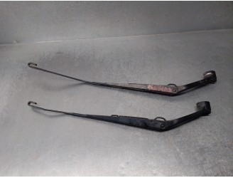 Recambio de brazo limpia delantero derecho para mitsubishi l 200 (kl0/kj0) 2.2 di-d cat referencia OEM IAM 8250A776 EL PAR DER/I