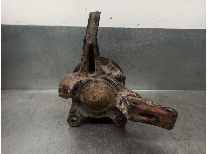 Recambio de mangueta delantera izquierda para nissan vanette cargo 2.3 diesel referencia OEM IAM 400149C541 