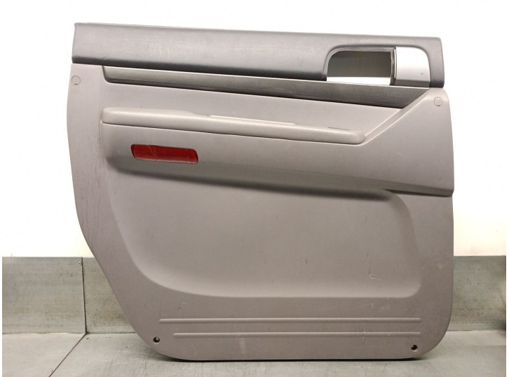 Recambio de guarnecido puerta trasera izquierda para ssangyong rodius ii 2.0 xdi referencia OEM IAM K7320121000 732A121002ACO 