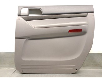 Recambio de guarnecido puerta trasera derecha para ssangyong rodius ii 2.0 xdi referencia OEM IAM K7220221000 732A221002ACO 