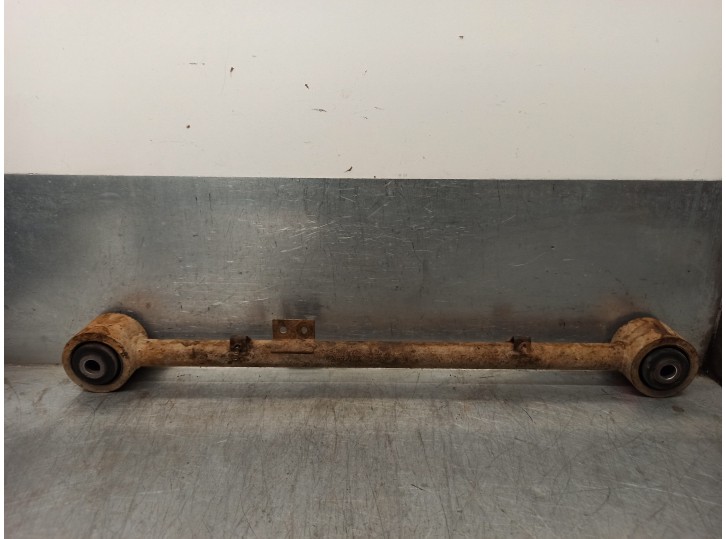 Replacement rear left trailing arm for Nissan Terrano/Terrano II (R20) 2.7 turbodiesel OEM IAM reference 551110X800 