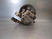 Replacement power steering pump for Volkswagen Passat Sedan (3B3) Comfortline OEM IAM reference 8D0145156L KV18002 KYB