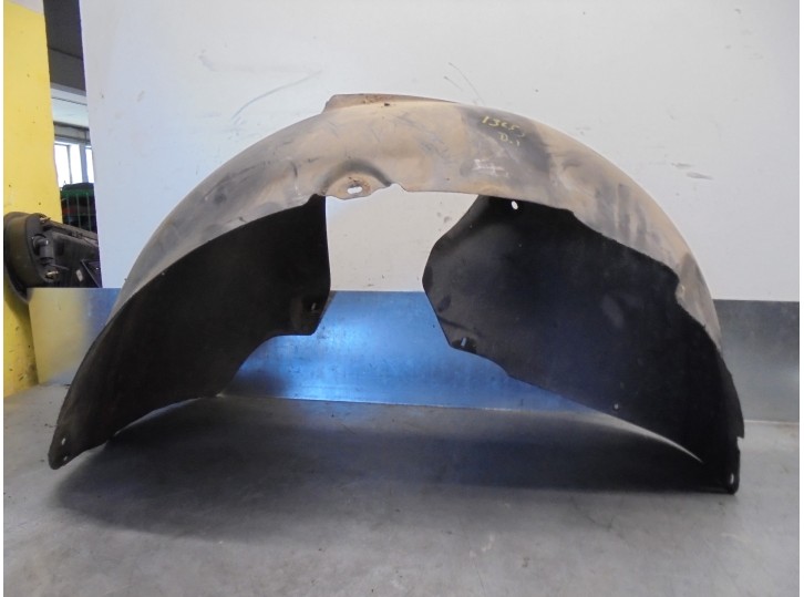 Replacement front left wheel arch for Volkswagen Bora Sedan (1J2) 1.9 TDI OEM IAM reference 8C0805978 BASKET 3-B
