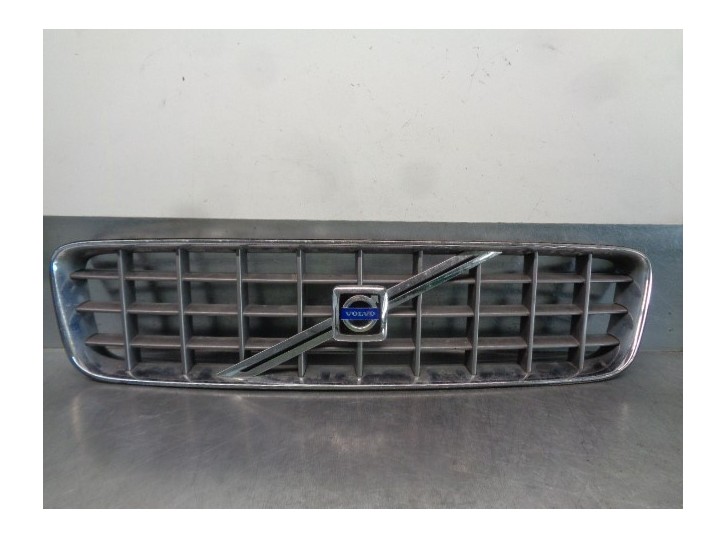 Replacement front grille for Volvo XC90 T6 Executive Geartronic (5 seats) OEM IAM reference 8620641 