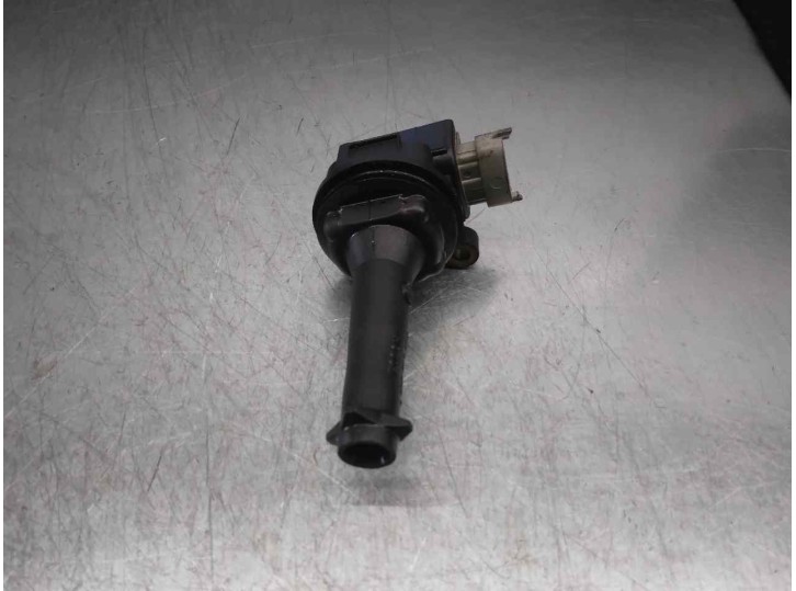 Replacement ignition coil for Volvo V50 estate 2.4i Kinetic OEM IAM reference 8677837 1220703027 BOSCH