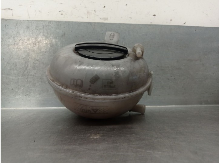 Recambio de deposito expansion para volkswagen passat b8 (3g2, cb2) 2.0 tdi referencia OEM IAM 5Q0121407G 5Q0121407AA 