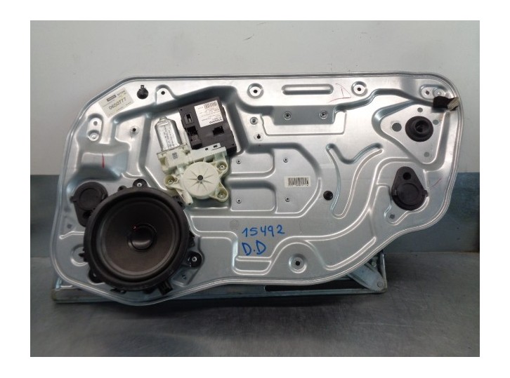 Recambio de elevalunas delantero derecho para volvo v50 familiar 2.4i kinetic referencia OEM IAM 30739011 32 PINES 5 PUERTAS