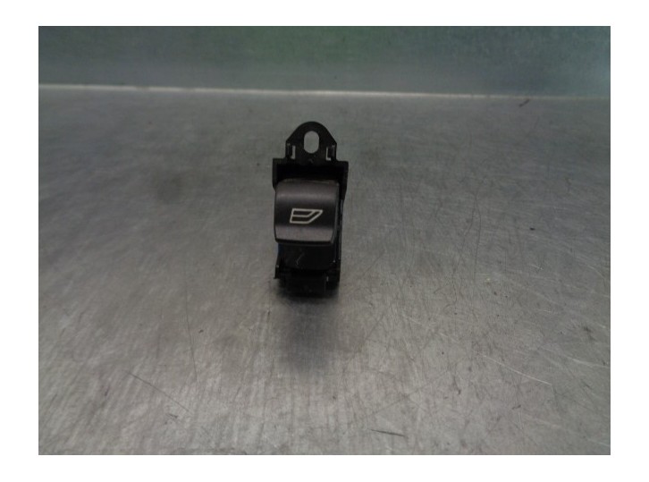 Recambio de mando elevalunas delantero derecho para volvo v50 familiar 2.4i kinetic referencia OEM IAM   