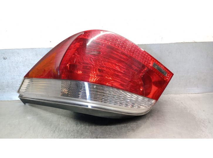 Recambio de piloto trasero derecho para bmw serie 5 berlina (e60) 530d referencia OEM IAM 15823803 63216935864 