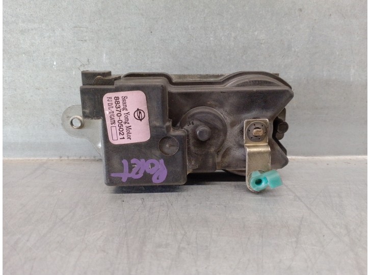 Recambio de motor cierre centralizado porton para ssangyong musso 2.9 tdi grand lux referencia OEM IAM 8837005021 4 PINES 5 PUER
