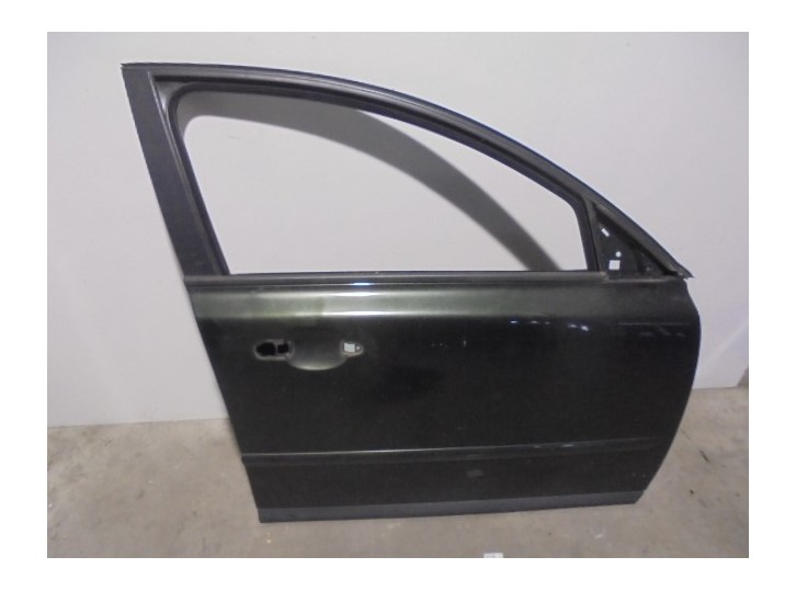 Replacement front right door for Volvo V50 estate 2.4i Kinetic OEM IAM reference 3971472 DARK GREEN 5 DOORS