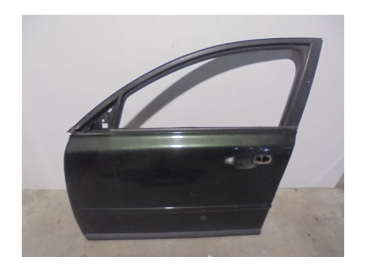 Recambio de puerta delantera izquierda para volvo v50 familiar 2.4i kinetic referencia OEM IAM 31335440 VERDE OSCURO 5 PUERTAS
