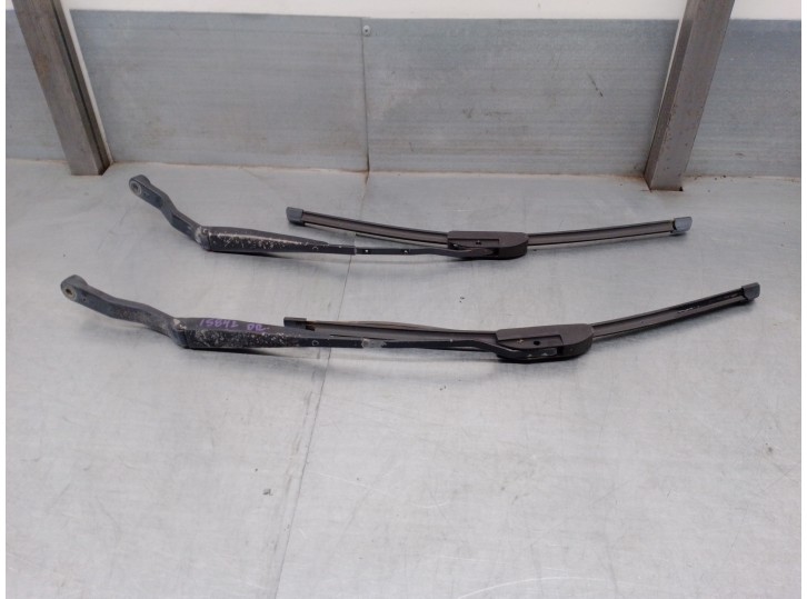 Recambio de brazo limpia delantero derecho para ssangyong musso 2.9 tdi grand lux referencia OEM IAM 7836005000 7835005000 