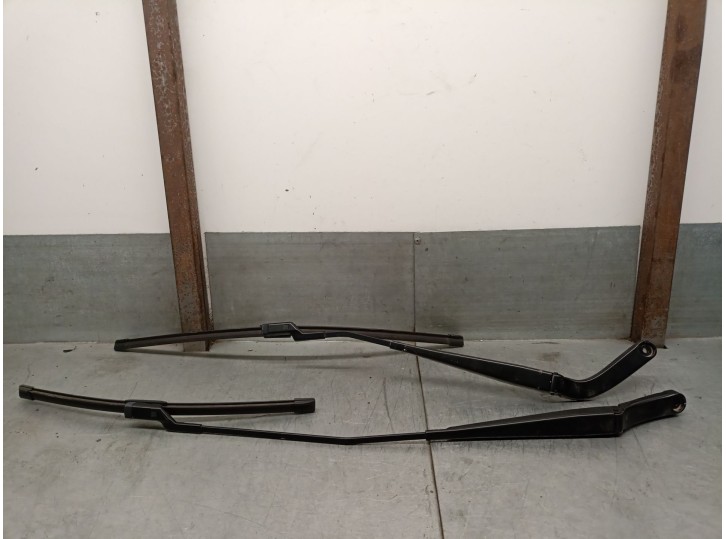 Recambio de brazo limpia delantero derecho para seat leon sportstourer (kl8, kld) 1.5 tsi referencia OEM IAM 5FB955410 5FB95540