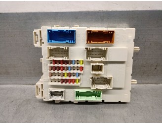 Recambio de caja reles / fusibles para volvo v40 hatchback (525) d2 referencia OEM IAM 31394964 