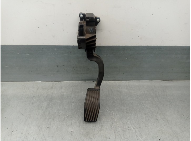 Recambio de potenciometro pedal para opel corsa d 1.3 16v cdti cat (z 13 dth / l4i) referencia OEM IAM 55702020 BITRON
