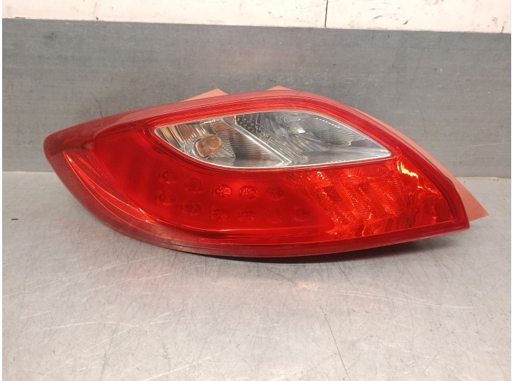 Recambio de piloto trasero izquierdo para mazda 2 lim. (de) 1.5 16v cat referencia OEM IAM D65151160 D65151160G 