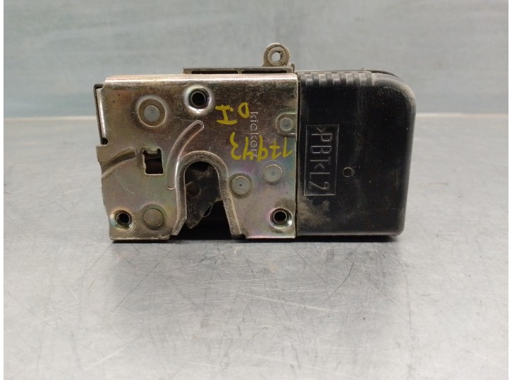 Replacement front left door lock for Peugeot Expert combi 1.9 turbodiesel CAT OEM IAM reference 9135J4 CLEMA C