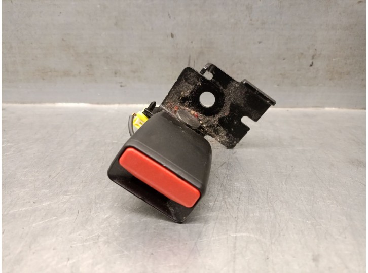 Recambio de enganche cinturon para volvo v40 hatchback (525) d2 referencia OEM IAM 31292085 31292085 