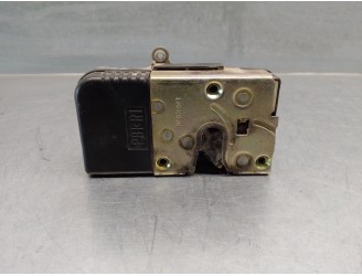 Replacement of front right door lock for Peugeot Expert Kombi 1.9 Turbodiesel CAT OEM IAM reference 9136K2 CLEMA CIE