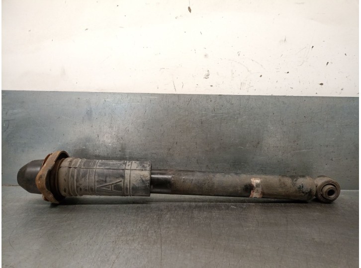 Recambio de amortiguador trasero derecho para infiniti ex 30d referencia OEM IAM 562101BY0B 562101BY0B 