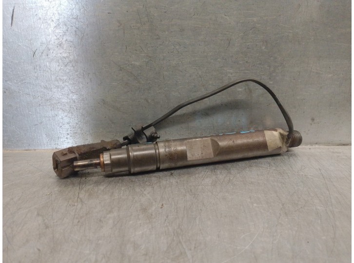 Recambio de inyector para seat ibiza (6k1) 1.9 tdi referencia OEM IAM 038130201F 0432193735 BOSCH