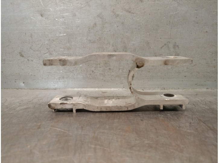 Recambio de soporte motor para volvo v40 hatchback (525) d2 referencia OEM IAM 31359645 31359645 
