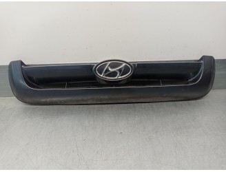 Replacement front grille for Hyundai Santa Fe (SM) 2.7 V6 CAT OEM IAM reference 8635126700 