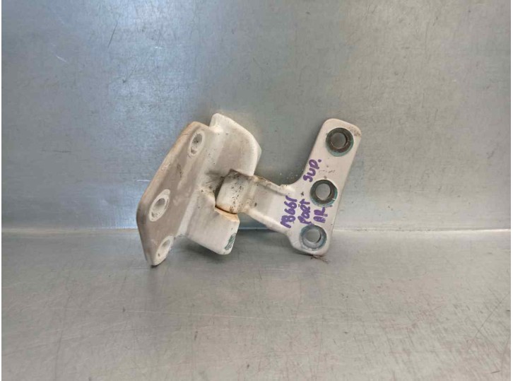 Recambio de bisagra porton para nissan vanette cargo 2.3 diesel referencia OEM IAM 904007C960 SUP DER 6 PUERTAS