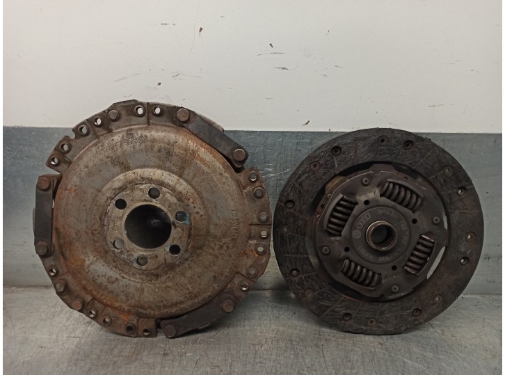 Recambio de kit embrague para seat toledo (1m2) 1.6 16v referencia OEM IAM 036141025K 141862518302 SACHS