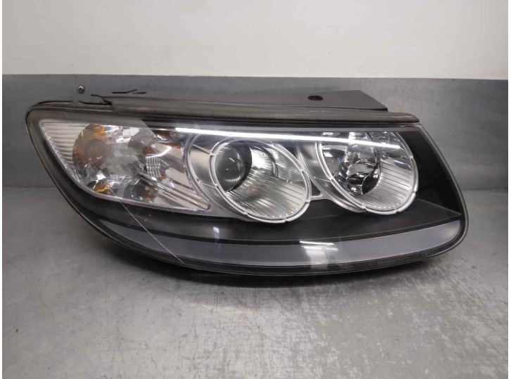 Replacement right headlight for Hyundai Santa Fe (BM) 2.2 CRDi CAT OEM IAM reference 921022B020 