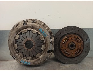 Replacement clutch kit for Nissan Almera (N16/E) 1.8 16V CAT OEM IAM reference 30210BU000 
