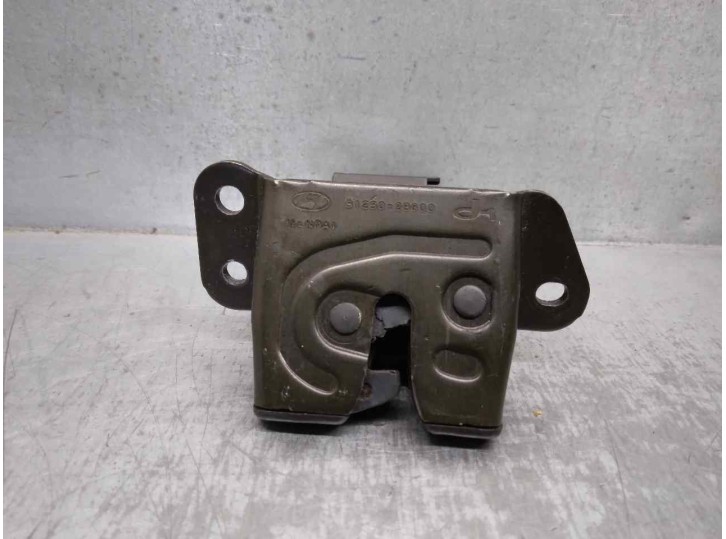 Recambio de cerradura maletero / porton para hyundai santa fe (bm) 2.2 crdi cat referencia OEM IAM 812302B000 