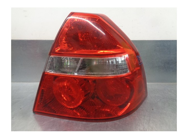 Recambio de piloto trasero derecho para chevrolet aveo 1.4 cat referencia OEM IAM 96650615 