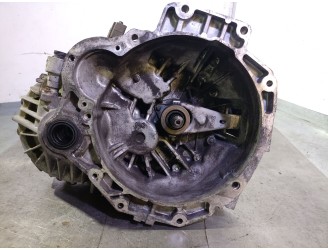 Recambio de caja cambios para maxus 3.9t 17s 120 m-bus vespino 130e referencia OEM IAM 532000036  Y070200977 WIA