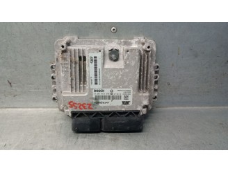 Recambio de centralita motor uce para maxus 3.9t 17s 120 m-bus vespino 130e referencia OEM IAM 43002034F 43002034F 0281013348 BO