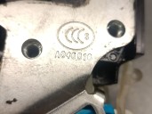 Recambio de cerradura puerta delantera derecha para maxus 3.9t 17s 120 m-bus vespino 130e referencia OEM IAM A046818 