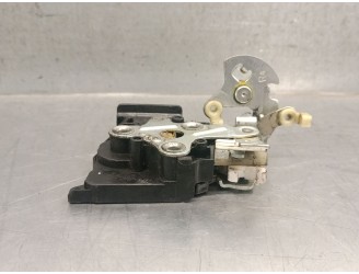 Recambio de cerradura puerta trasera derecha para maxus 3.9t 17s 120 m-bus vespino 130e referencia OEM IAM TEC109705212  