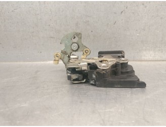 Recambio de cerradura puerta trasera izquierda para maxus 3.9t 17s 120 m-bus vespino 130e referencia OEM IAM A046818  