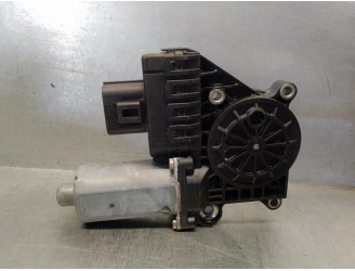 Recambio de motor elevalunas delantero izquierdo para ford mondeo iii (b5y) 2.0 tdci referencia OEM IAM 0130821770 8 PINES 5 PUE