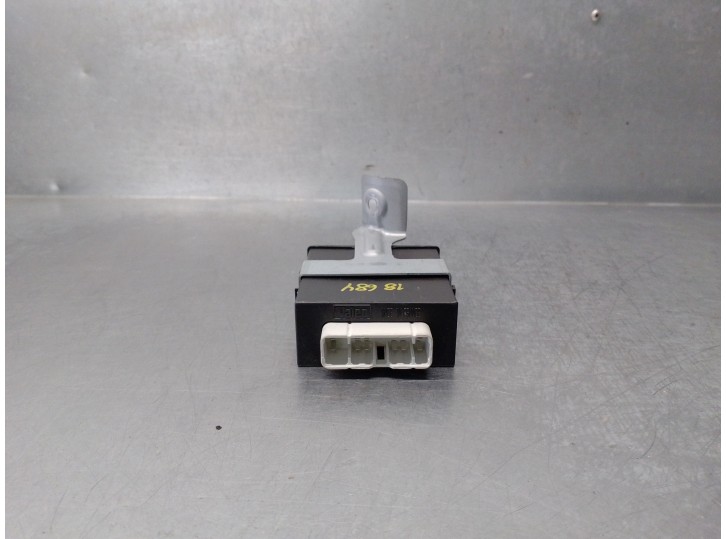 Recambio de centralita cierre para toyota avensis berlina (t 22) 1.6 16v referencia OEM IAM 8974105041 