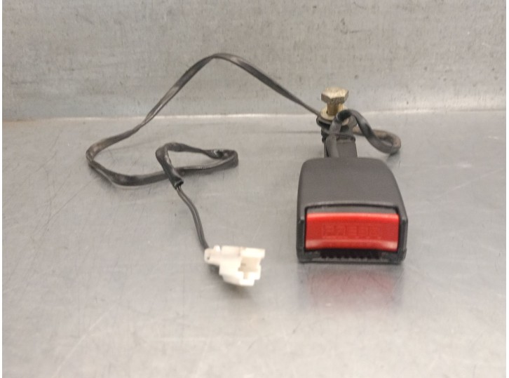 Recambio de enganche cinturon para maxus 3.9t 17s 120 m-bus vespino 130e referencia OEM IAM R4752  