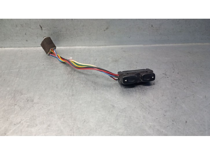 Replacement front left window lift switch for Maxus 3.9T 17S 120 M-Bus Vespino 130E OEM IAM reference 120107 120107 
