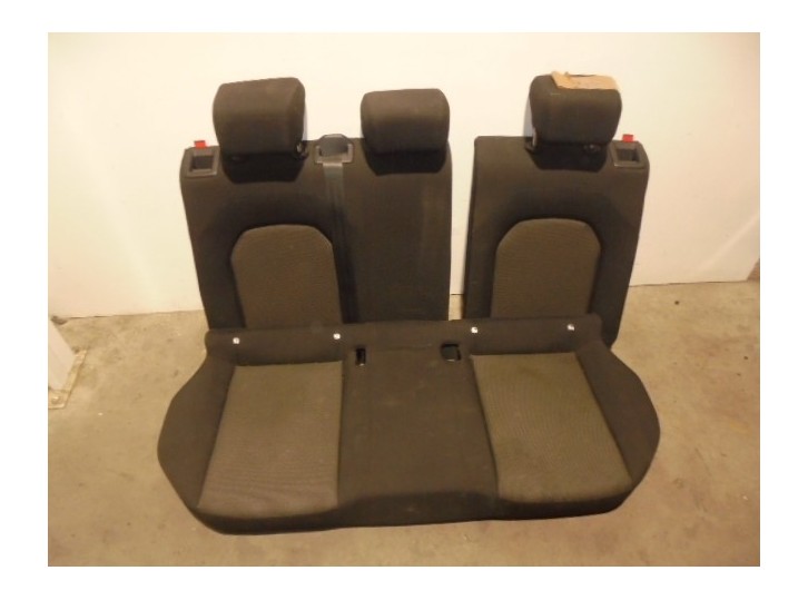 Recambio de asientos traseros para seat arona fr referencia OEM IAM TELA NEGRA Y GRIS 5 PUERTAS