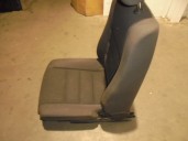 Recambio de asiento delantero derecho para volkswagen touareg (7la) tdi r5 referencia OEM IAM TELA GRIS 5 PUERTAS