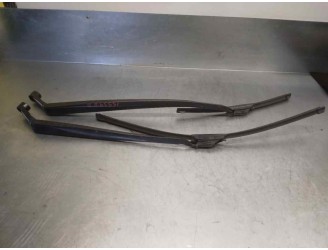 Recambio de brazo limpia delantero derecho para toyota verso comfort referencia OEM IAM 