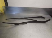 Recambio de brazo limpia delantero derecho para toyota verso comfort referencia OEM IAM 