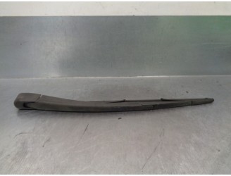 Recambio de brazo limpia trasero para mazda 3 berlina (bk) 2.0 diesel cat referencia OEM IAM BP4K67421 