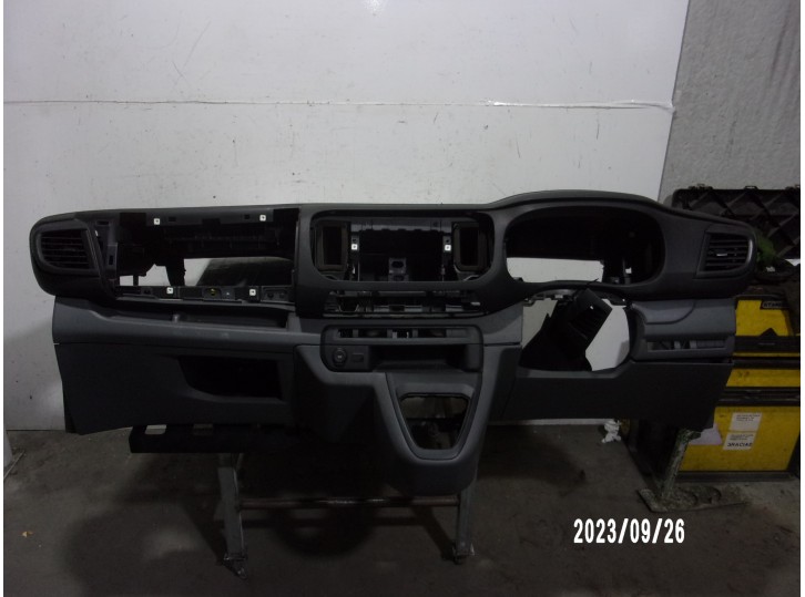 Recambio de salpicadero para citroën jumpy combi 1.6 blue-hdi fap referencia OEM IAM 98081689ZD NEGRO 