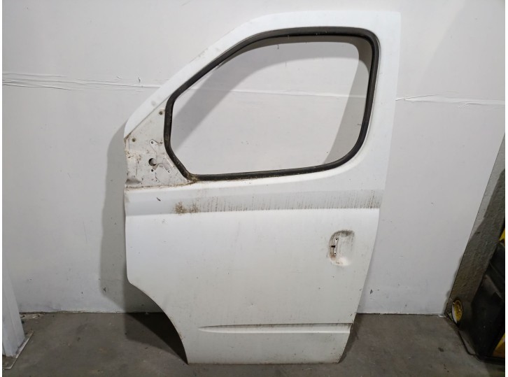 Recambio de puerta delantera izquierda para maxus 3.9t 17s 120 m-bus vespino 130e referencia OEM IAM 5610915 